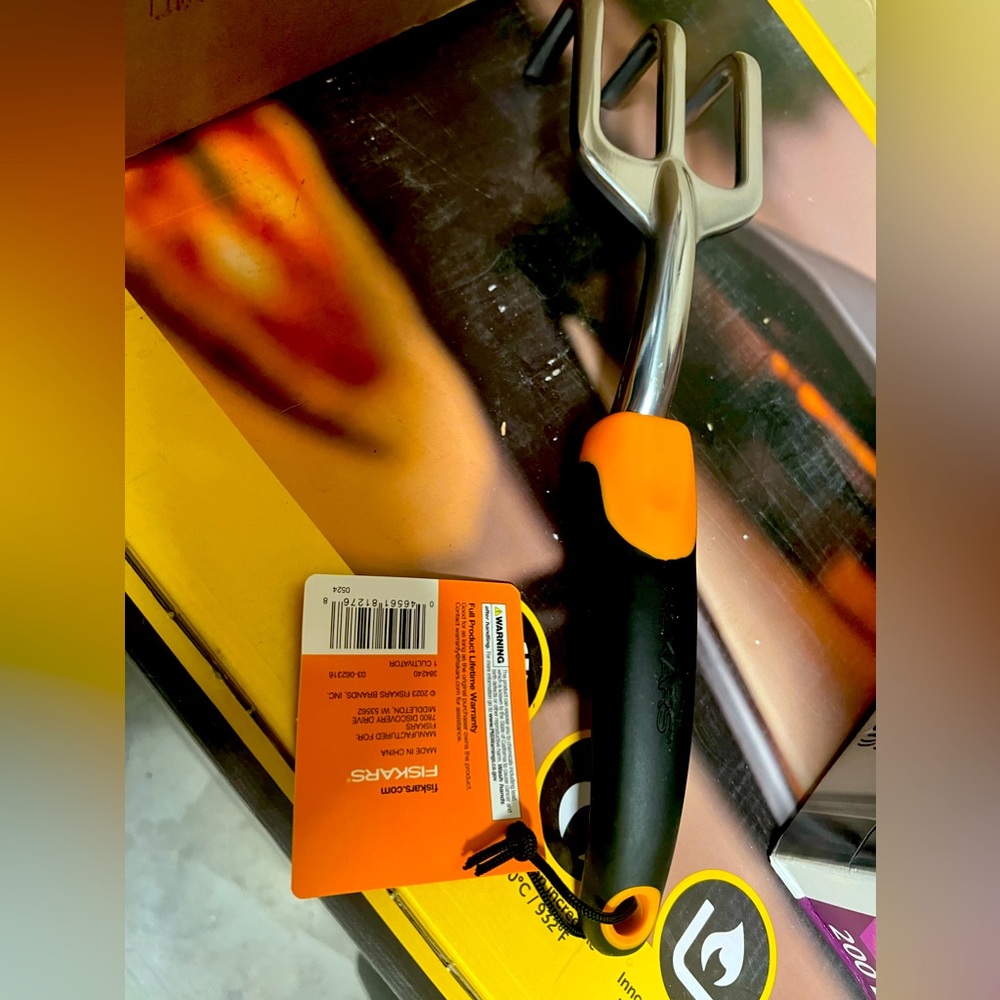 Fiskars cultivator - new w/ tags